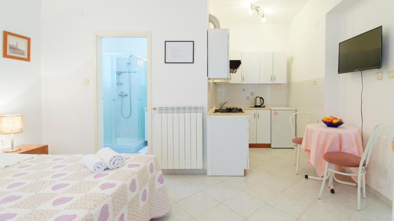 Apartments Susie By Rent Istria Umag Luaran gambar